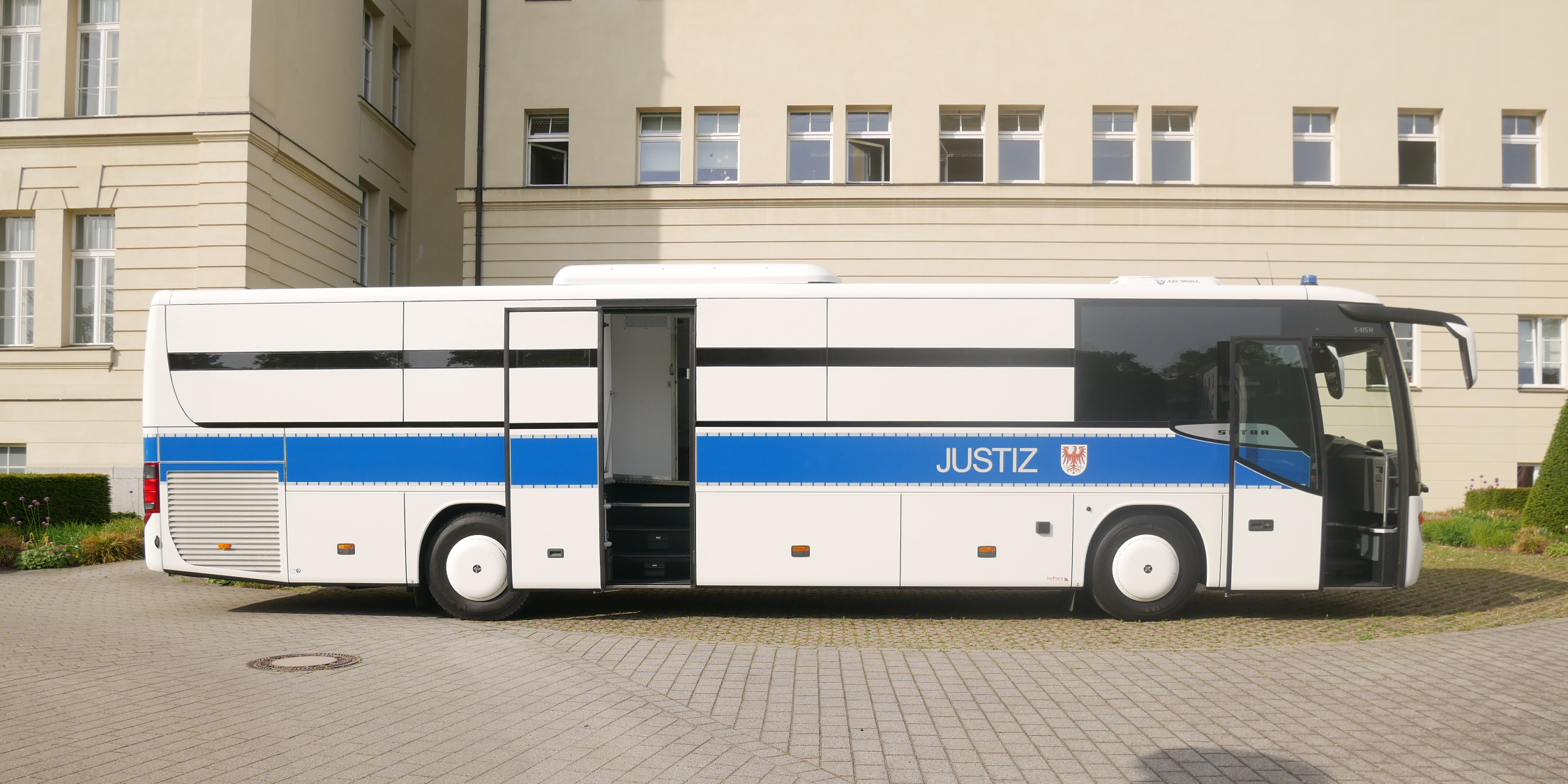 Abbildung des Gefangenentransportomnibus