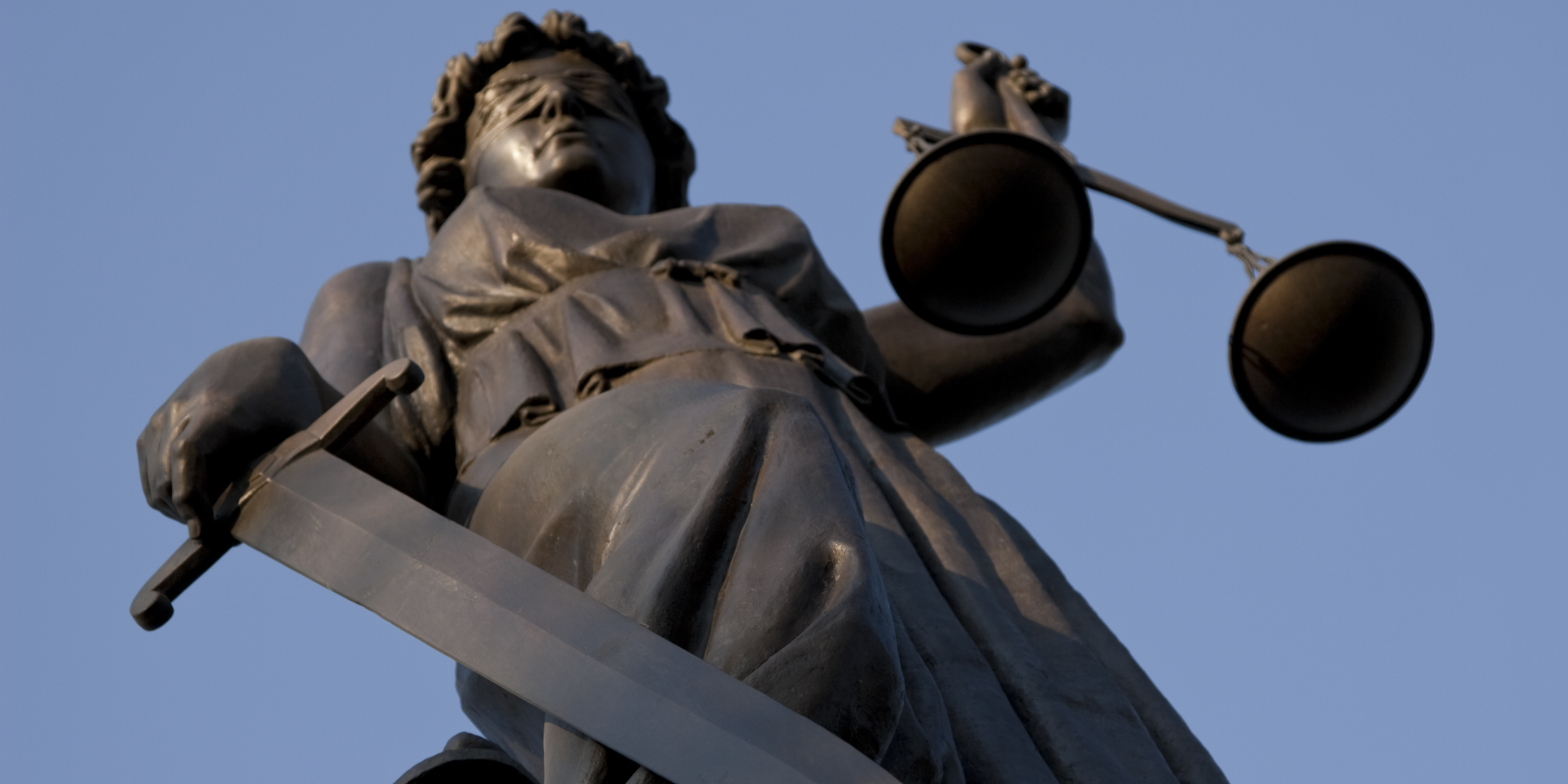 Statue Justizia